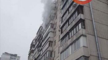В Киеве на улице Руденко пожарные спасли двух детей из горящей квартиры