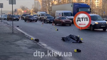 Смертельное ДТП в Киеве: на проспекте Победы бус насмерть сбил пьяную женщину
