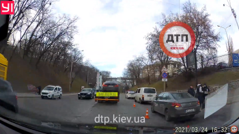 Большая проблема транспорта Киева: перекрытые дороги из-за мелких незначительных аварий