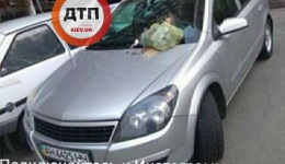 Утро начинается не с кофе. "Герой" парковки в Киеве на ул. Урловская, 36. 25.04.2018
