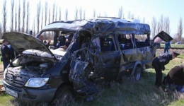 Двое украинцев попали в реанимацию после жуткого смертельного дтп с поездом в Крыму. 10.04.2018